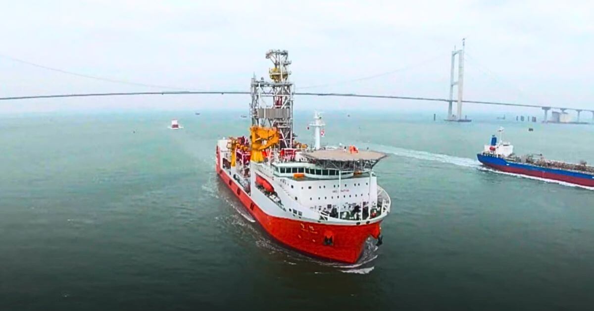 Deep-Ocean Drilling Vessel