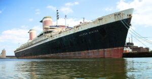 Historic Liner To Begin Final Journey Before Transforming Into World’s Largest Artificial Reef