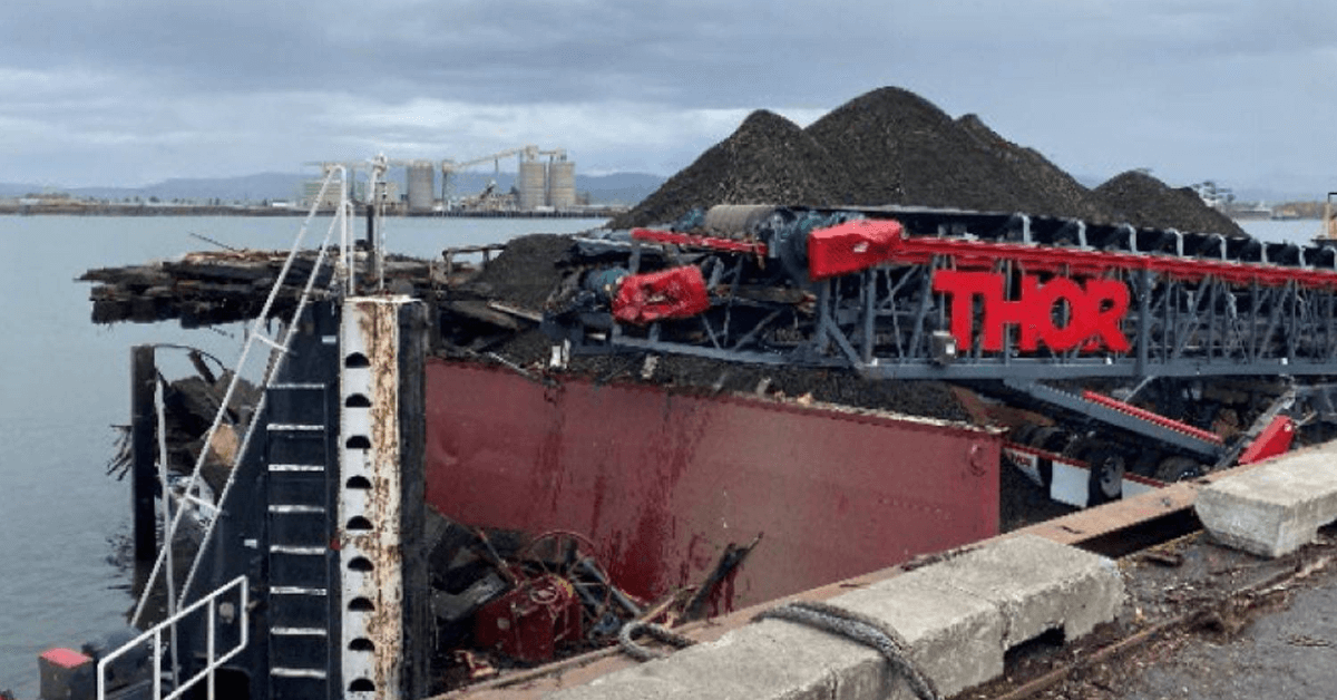Damage to a barge and towing vessel