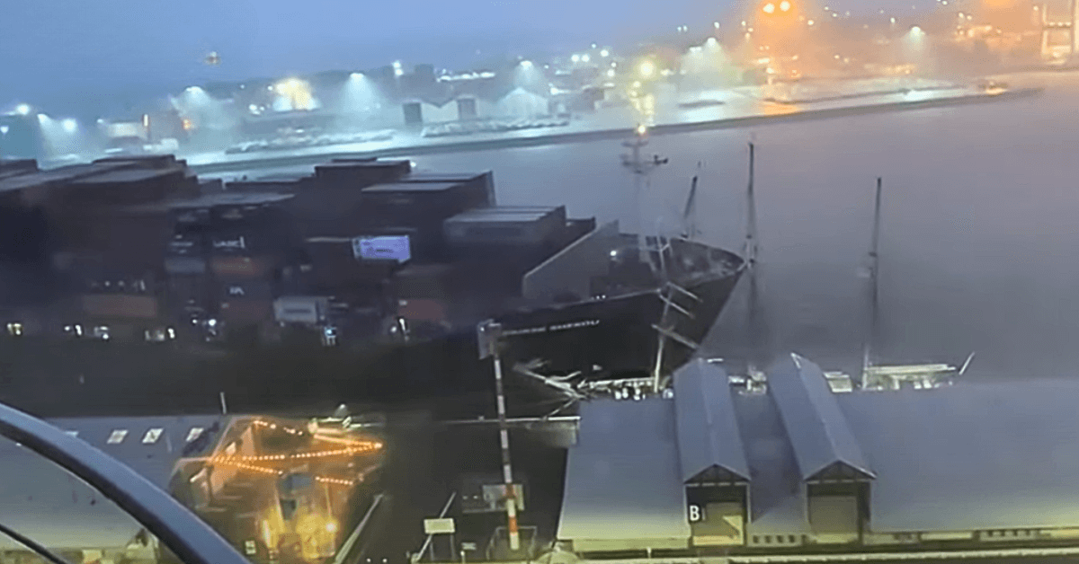 Maersk Shekou’s Crash Into Berthed Tall Ship