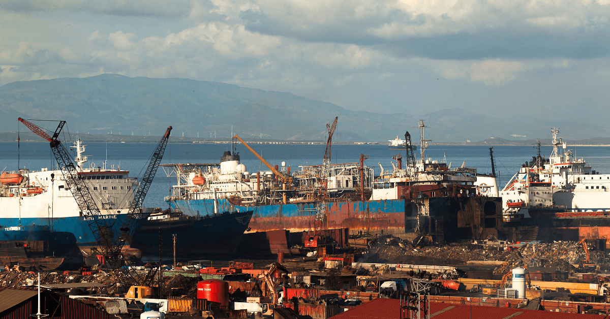 Dismantling of ship