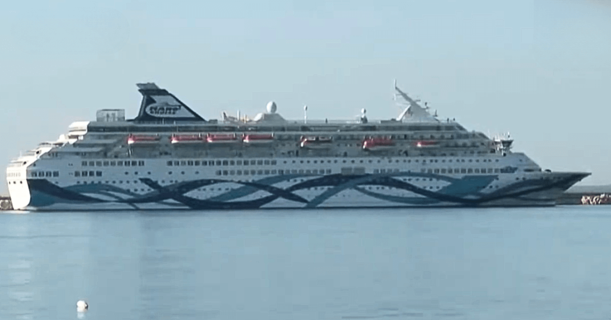 Cruise ship