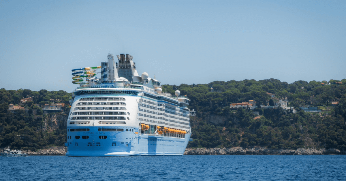 Cruise ship