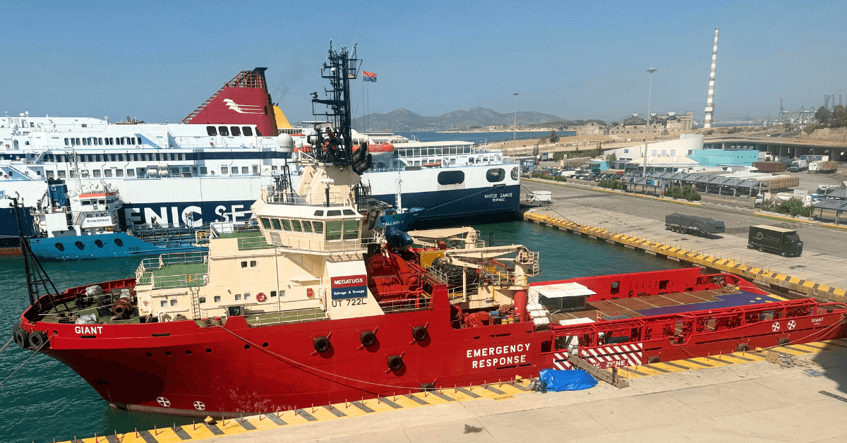salvage vessel Giant