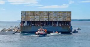 About 50 Looters Board & Rob Barge Anchored Off Bahamas After Tug Breakdown